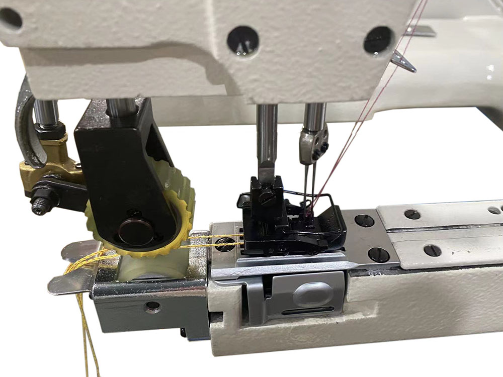 Промышленная швейная машина с П-образной платформой, пуллером и встроенным сервоприводом Aurora A-9270D-PL