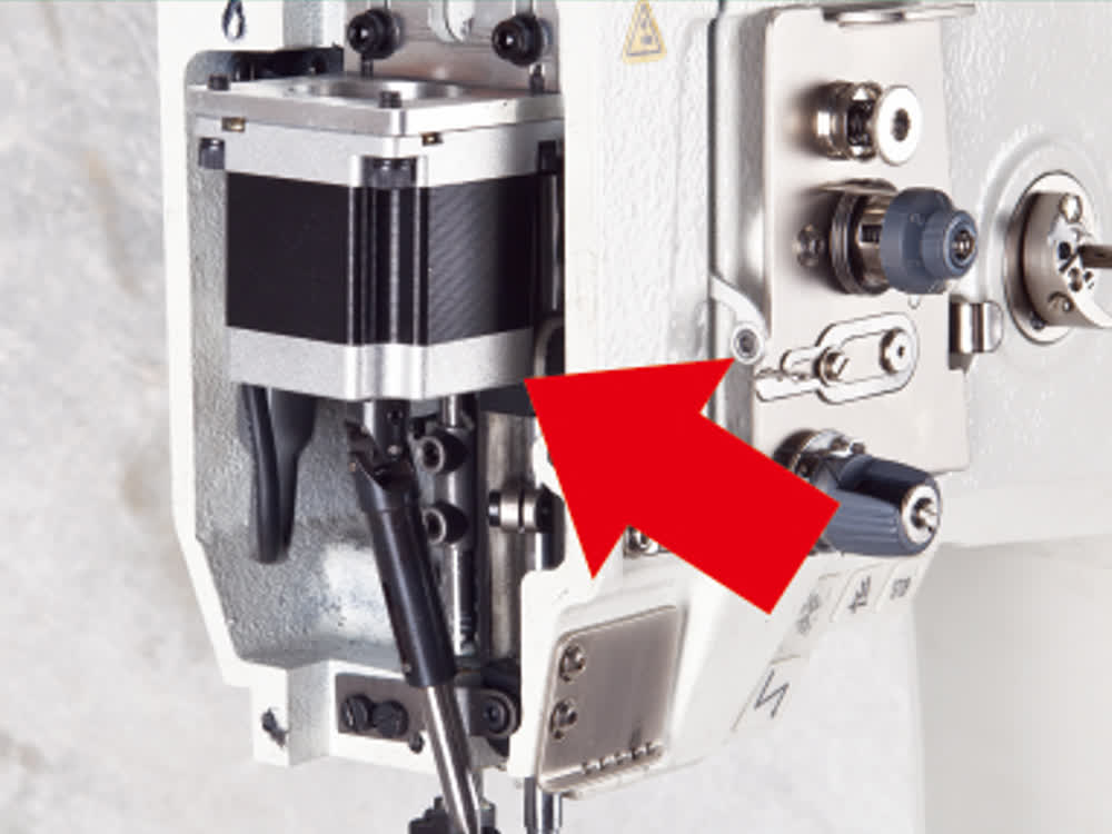 Двухигольная колонковая машина с 3-м продвижением Aurora A-1592N-D3  (автоматические функции, шаговые моторы, увеличенный челнок, дизайнерские строчки)