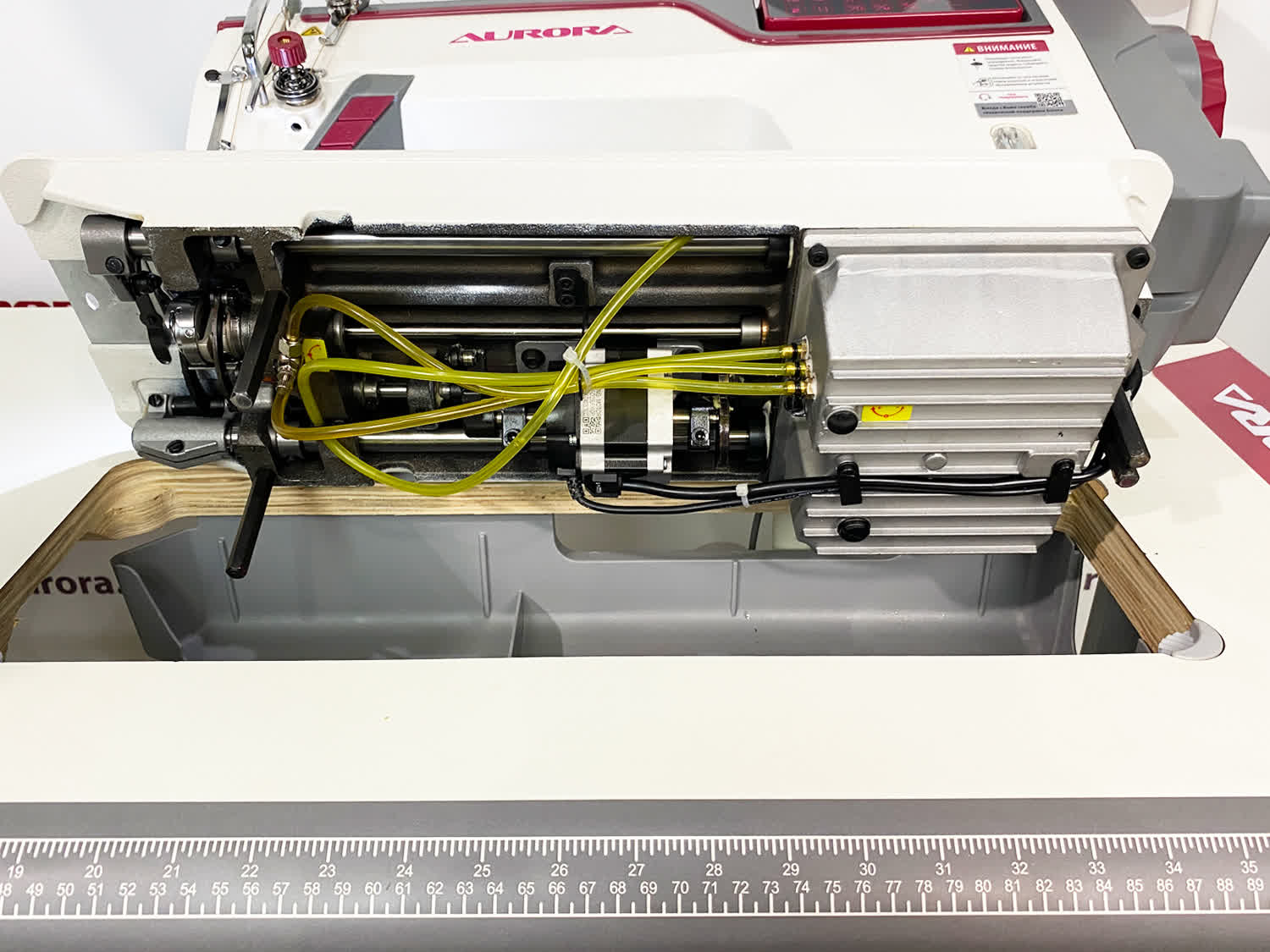 Прямострочная промышленная швейная машина Aurora A-11S (два шаговых мотора, вылет рукава 305 мм)