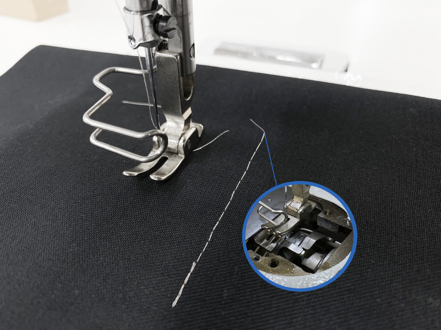 Прямострочная промышленная швейная машина Aurora S5-H для средних и тяжелых материалов (дизайнерские строчки, прямой привод, позиционер иглы, обрезка и закрепка нити)