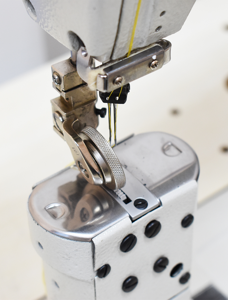 Колонковая швейная машина AURORA A-820D (прямой привод)