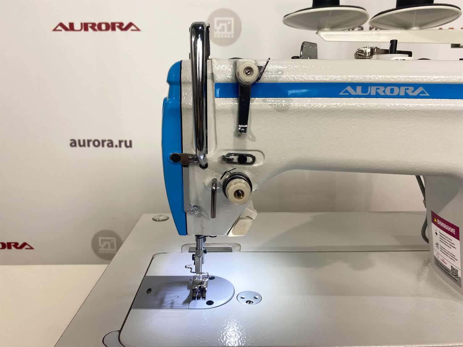 Настольная промышленная прямострочная швейная машина Aurora F4BH Home для тяжелых тканей