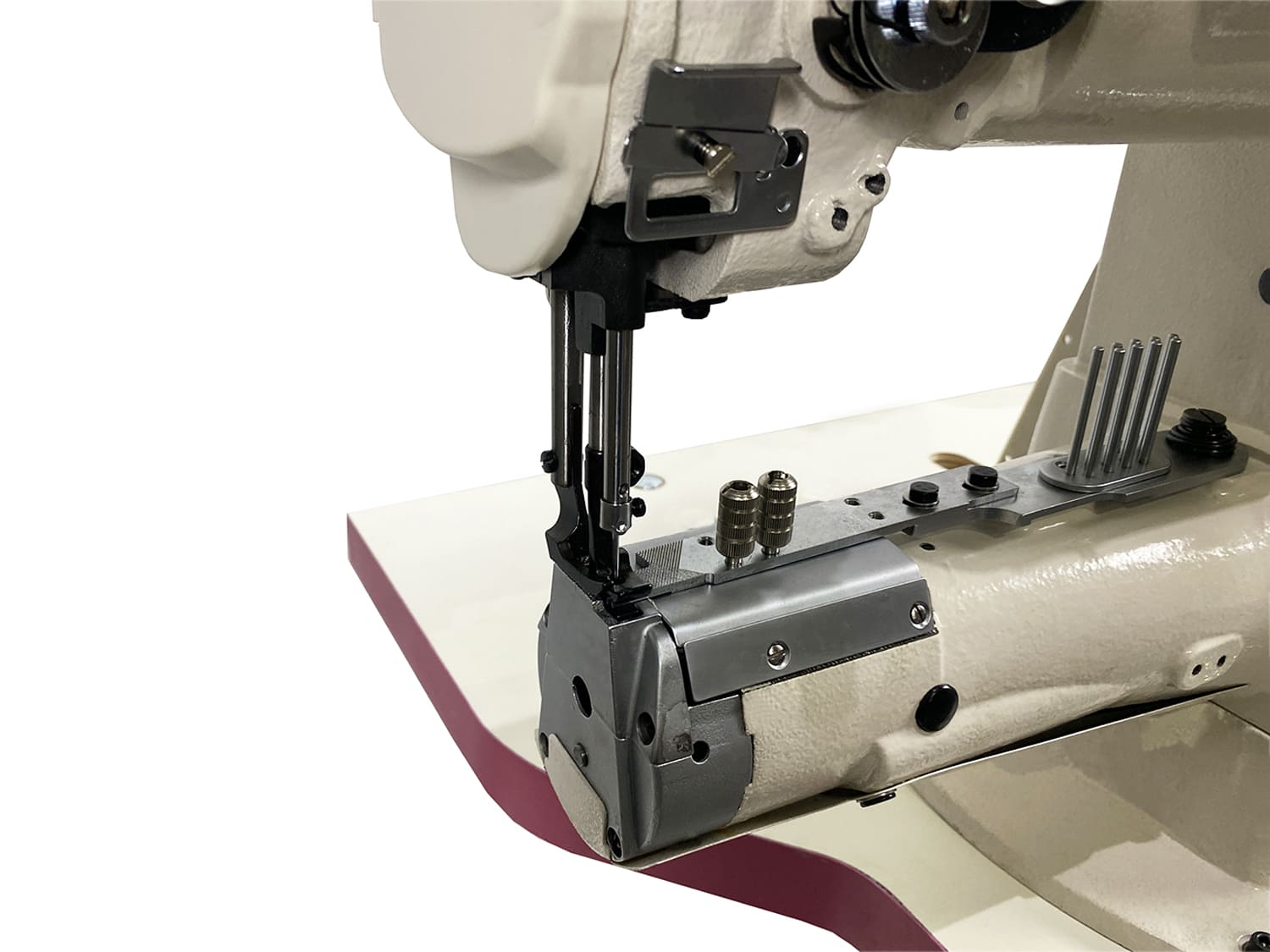 Рукавная швейная машина с тройным продвижением Aurora A-1341V (для окантовки)