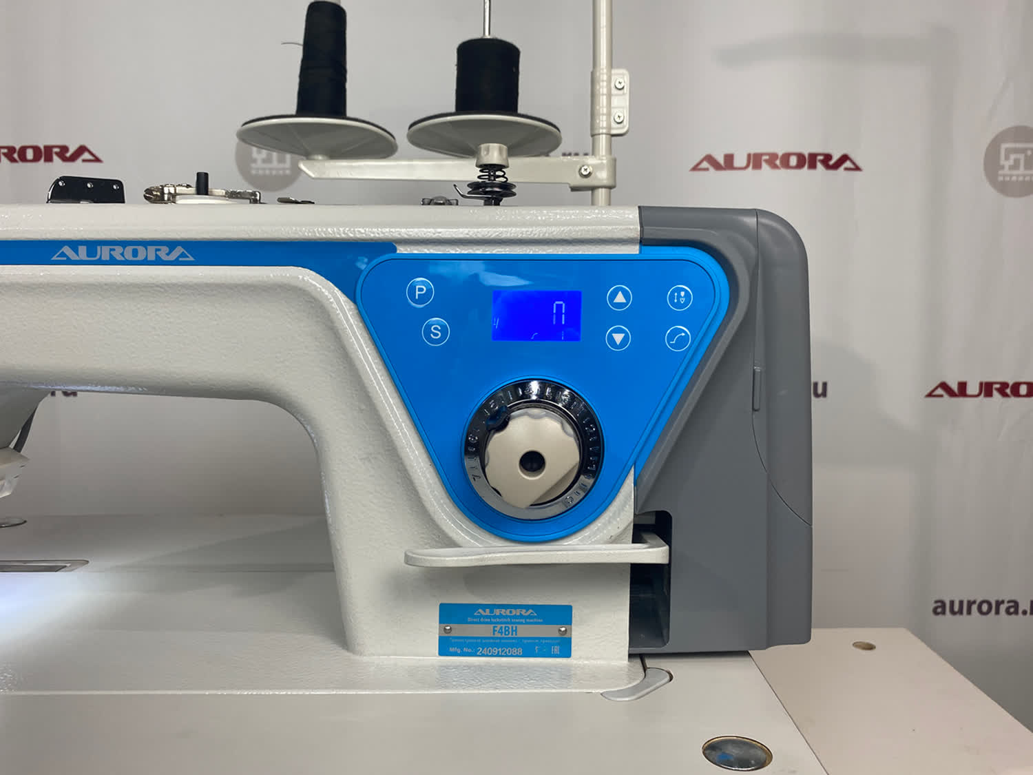 Настольная промышленная прямострочная швейная машина Aurora F4BH Home для тяжелых тканей