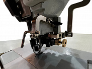 Прямострочная швейная машина с роликовым продвижением и обрезкой края материала Aurora A-2401-D3-K