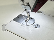 Прямострочная промышленная швейная машина Aurora A-8H (Дизайнерские строчки, два подвижных ножа, закрытая смазка)