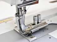 Прямострочная швейная машина с тройным продвижением для окантовки тяжелых материалов Aurora A-267D-373-LG (прямой привод)